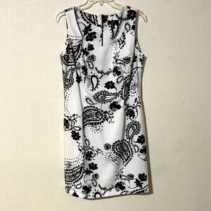 Black and white sleeveless sheath dress by Ronni Nicole - 14